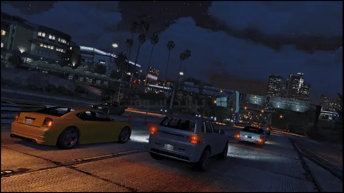 لقطة شاشة للعبة GTA 5 على الكمبيوتر الشخصي، تعرض رسومات نابضة بالحياة وبيئة مفتوحة واسعة النطاق.
