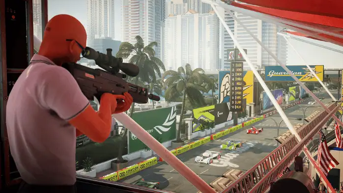 فن الغلاف للعبة Hitman 1 (2025) يظهر شخصية غامضة ترتدي بدلة وتحمل مسدسًا، على خلفية حضرية درامية.
