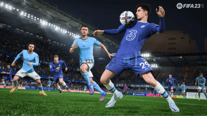 صورة إعلانية للعبة FIFA 2023، تشير إلى أن اللعبة متاحة مجانًا على جهاز الكمبيوتر.
