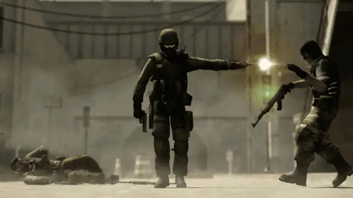 لقطة شاشة للعبة Counter Strike Source على الكمبيوتر الشخصي، تتميز بالحركة المكثفة والرسومات التفصيلية في بيئة متعددة اللاعبين.